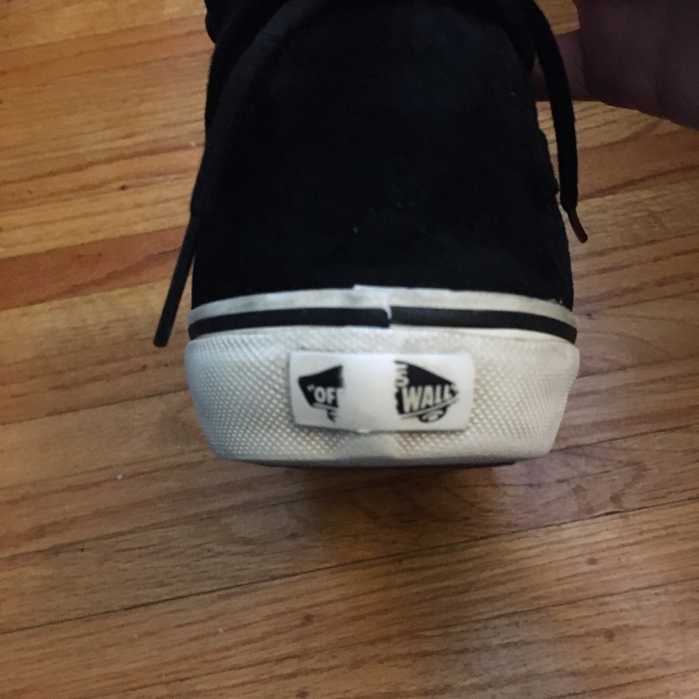 𝗕𝗹𝗮𝗰𝗸 𝗛𝗶𝗴𝗵 𝗧𝗼𝗽 𝗩𝗮𝗻𝘀 - Picture 8 of 11